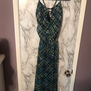Forever 21 keyhole front maxi dress